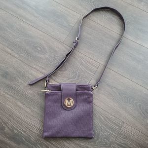 Milan crossbody adjustable strap purse.